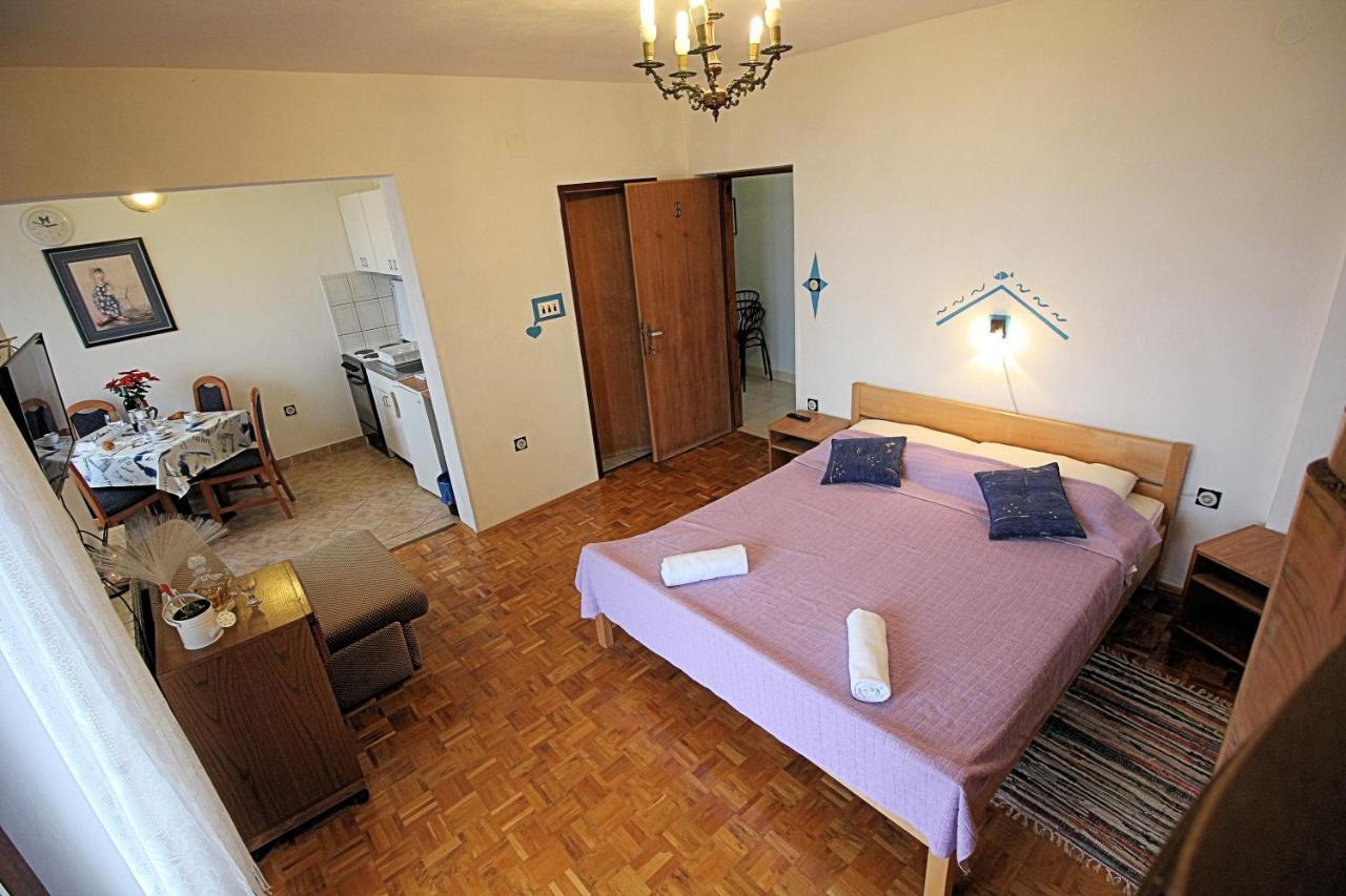 Guesthouse Marija Novi Vinodolski Eksteriør billede