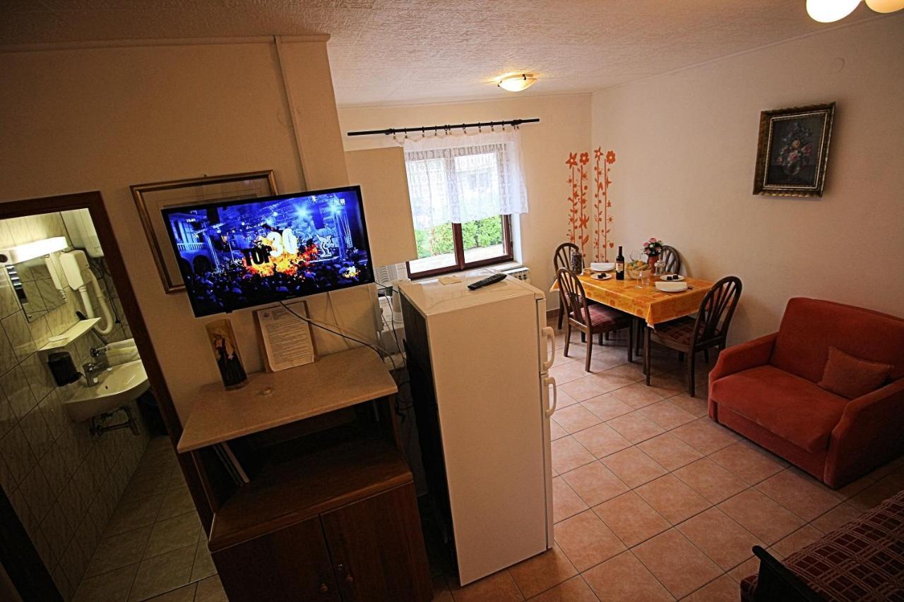 Guesthouse Marija Novi Vinodolski Eksteriør billede