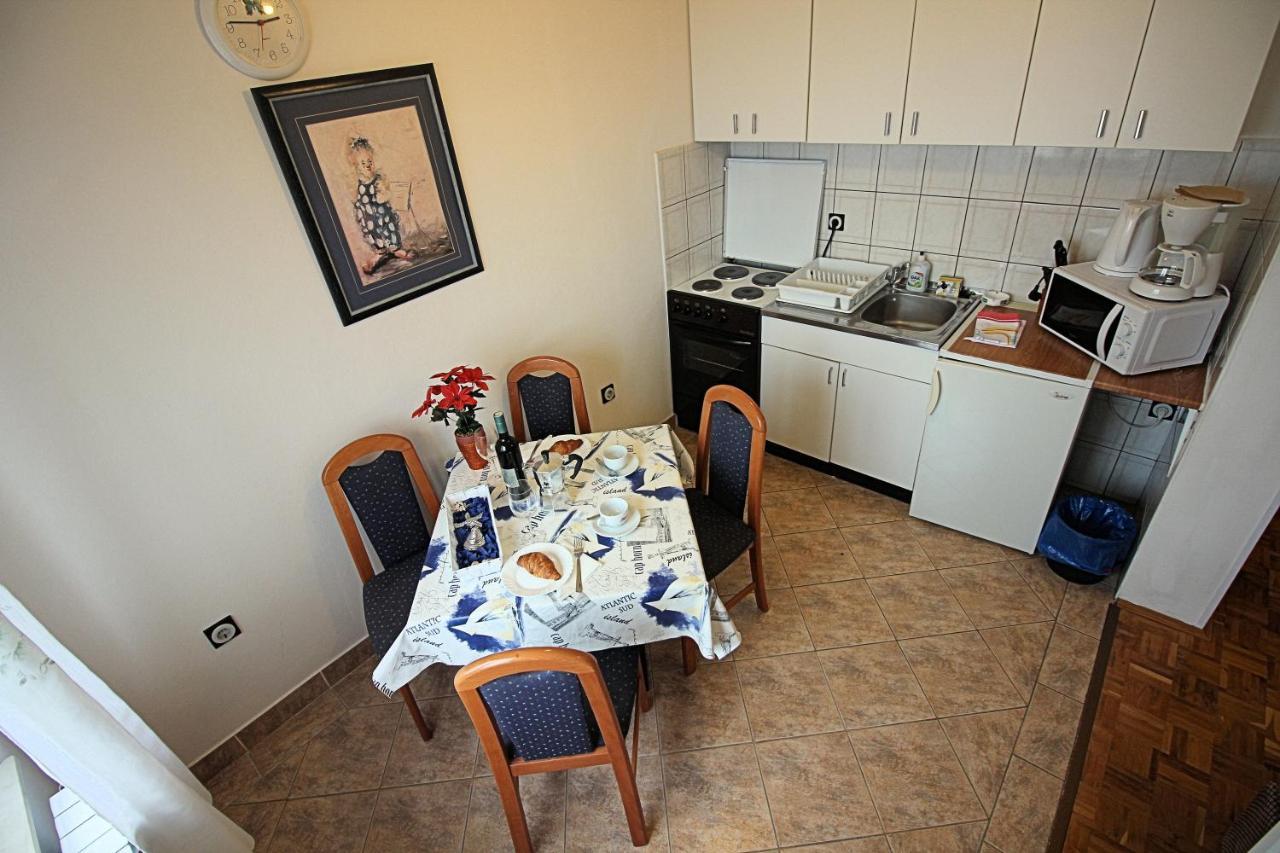 Guesthouse Marija Novi Vinodolski Eksteriør billede