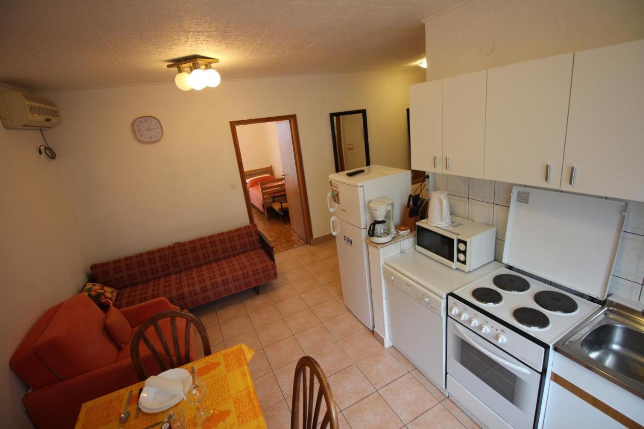 Guesthouse Marija Novi Vinodolski Eksteriør billede